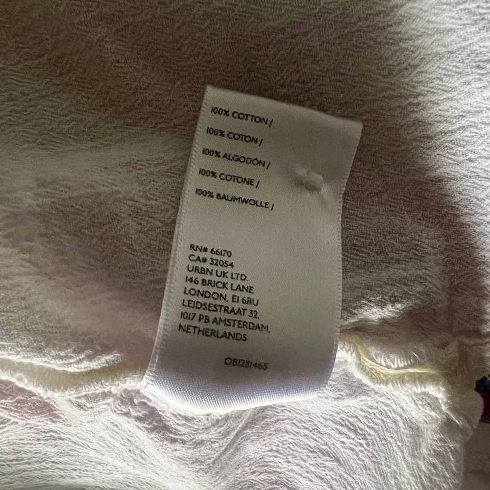 button down - Picture 3 of 4